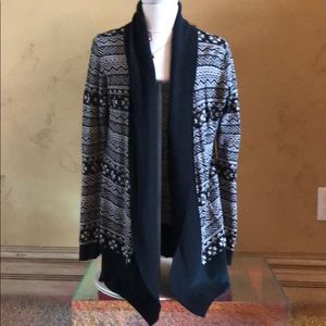 Levi’s black and white sweater